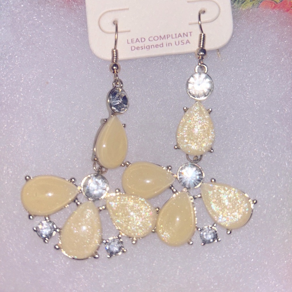 Boho hippie Beige drop gold tone earrings